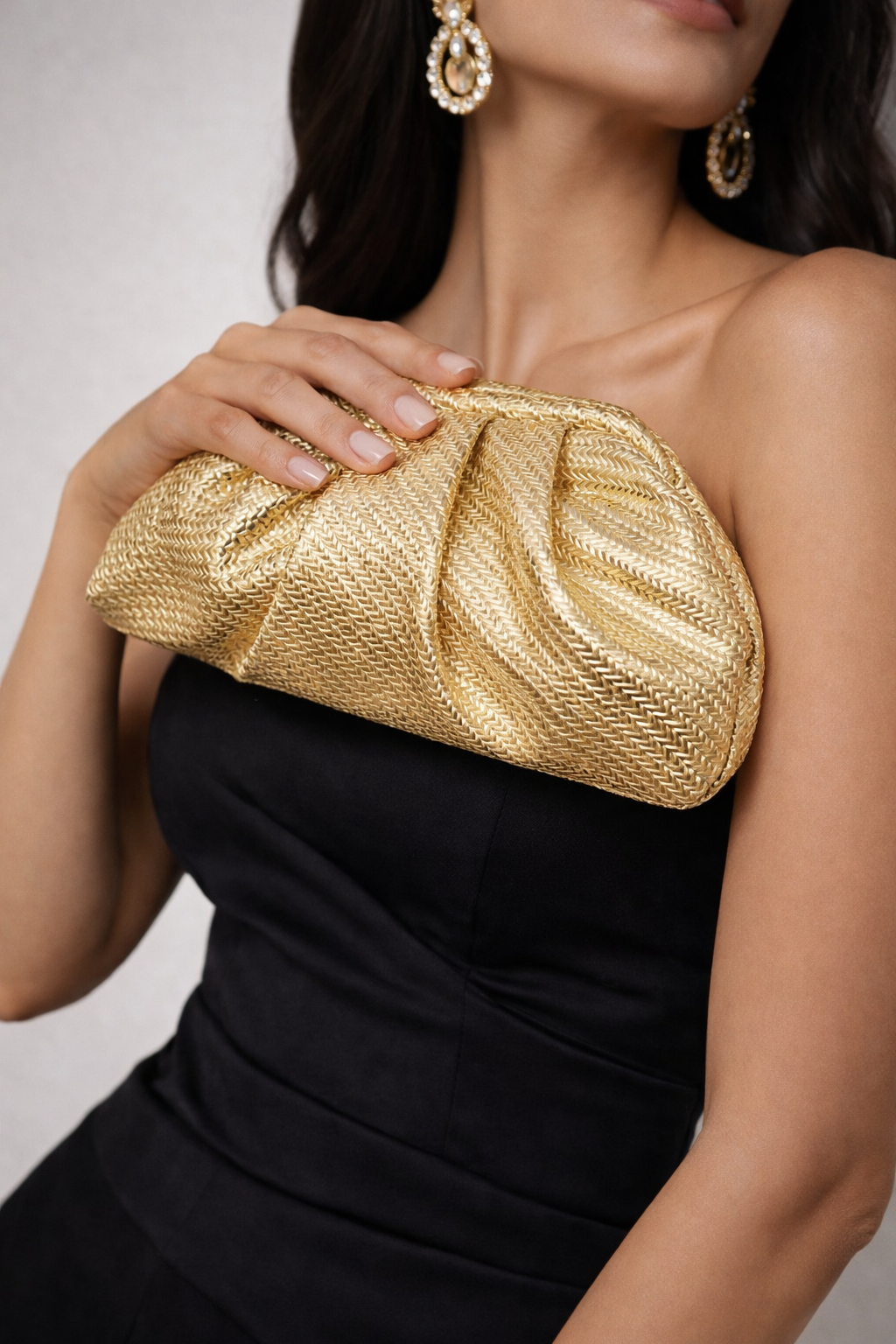 Aurelia Metallic Clutch Bag | Puffed Sculpted Evening Clutch in silver Mini – ORAYA