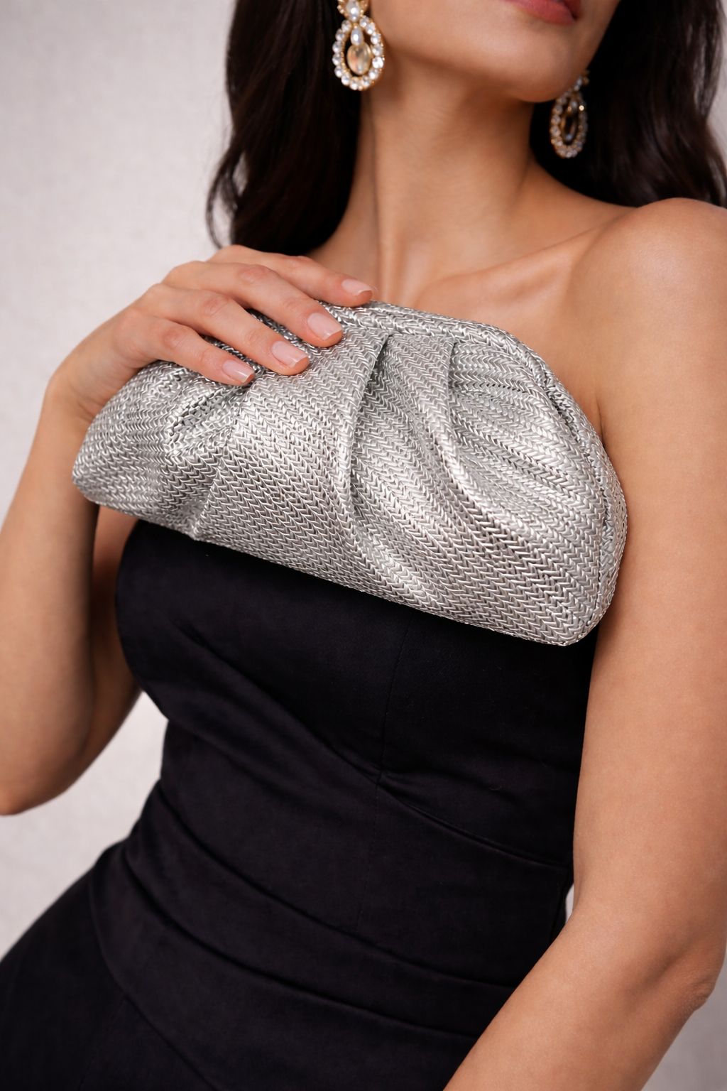 Aurelia Metallic Clutch Bag | Puffed Sculpted Evening Clutch in silver Mini – ORAYA